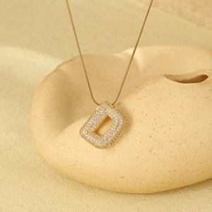 18K gold plated stainless steel necklace with zircon-encrusted D-letter pendant