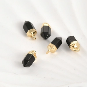 Lot de cinq prismes hexagonaux en pierre naturelle noire avec capuchons dorés pour bijoux DIY