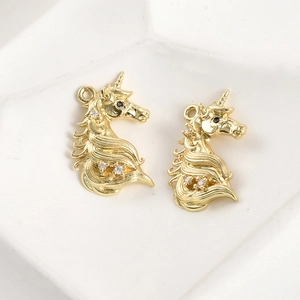 Pendentif licorne plaqué or 14k avec oxydes de zirconium pour bijoux faits main