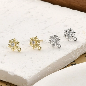 Componenti per Orecchini a Bottone a Fiocco di Neve in Rame Placcato Oro 14K Con Zirconia e Occhiello per Fai da Te