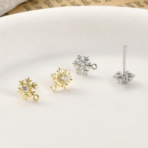 Orecchini a fiocco di neve placcati oro 14k con zircone e occhiello per gioielli fai-da-te