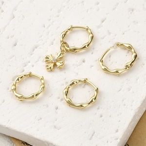 Set de créoles irrégulières plaquées or 14 carats avec pendentif croix en cristal