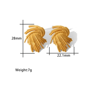 Detailed dimensions of gold fan-shaped earrings with pleated metal texture and 18K plating