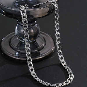 Collier gourmette classique en acier inoxydable argenté poli avec finition effet miroir
