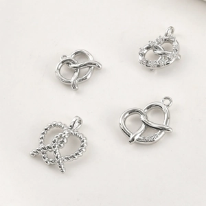 Pendentifs cœur bretzel DIY en quatre styles, polis et sertis de zircons pour bijoux