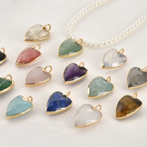 Pendentifs cœur en cristal naturel avec bord doré pour la création de bijoux