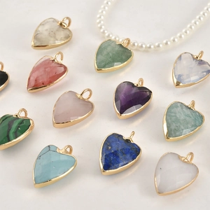 Pendentifs en pierres précieuses naturelles en forme de cœur avec bords dorés pour bijoux