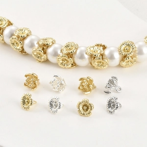Ciondoli a Fiore in Rame Placcato Oro 14K Accessori per Creazione Gioielli Fai da Te per Collana Bracciale Orecchini Perline