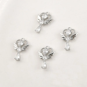 Détails de pendentifs ailes d'ange et cœur en argent avec zircone pour création de bijoux