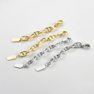 Bracciale a catena muso di maiale oro e argento con chiusura a moschettone e ciondolo quadro