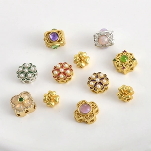 Perline Distanziatrici a Forma di Fiore e Trifoglio in Rame Zirconia Vintage per Creazione di Gioielli DIY Oro Argento