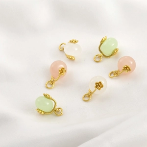 Pendenti in giada rosa a doppia faccia in oro 18k in tonalità rosa, verde e bianco