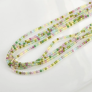 Détail de perles en cristal facettées multicolores de 2-3mm pour création de bijoux