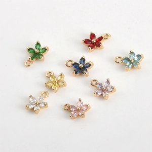 Pendentifs fleurs à cinq pétales dorés avec zircons colorés pour bijoux DIY