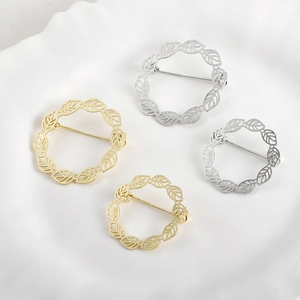 Elegante Brosche Mit Ausgehöhltem Blattkranz Gold Silber Vergoldetes Kupfer Rundes Girlanden-Brustnadel Für Damen Party Hochzeit Accessoires