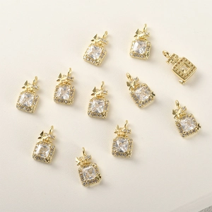 10er-Set vergoldete Schmetterlingsanhänger mit Zirkonia im Smaragdschliff für DIY-Schmuck