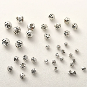 Macro di perline in rame argentato con trama a taglio diagonale per creazione di gioielli