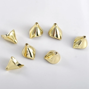 Calottes en cuivre plaqué or 14k poli en forme de cône avec trou pour création de bijoux
