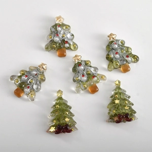Ciondoli a forma di albero di Natale in resina fatti a mano con perline per gioielli DIY