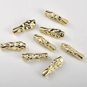 Perle a tubo placcate oro 14k con texture concava per creazione gioielli e bracciali fai-da-te
