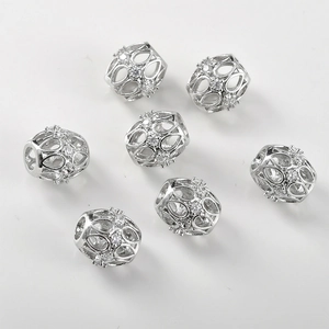 Lot de 7 breloques fleurs évidées argentées avec zircon pour bijoux DIY