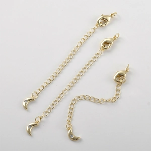 Set di tre catene estensibili placcate in oro 14k con chiusure a moschettone e ciondoli luna