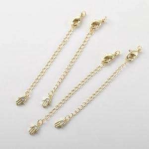 Set di 4 catene di estensione placcate oro 14k con ciondoli mano di Hamsa e moschettoni
