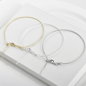 Verstellbare 14k vergoldete Schlangenkette Armbänder mit Schiebeverschluss und Anhängern