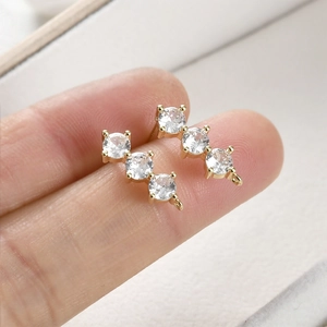 Orecchini a tre pietre in zircone placcati oro con anello per gioielli fai-da-te