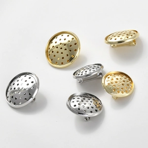 Detailansicht von 14k gold- und versilberten Netz-Broschen-Basen für DIY-Schmuck