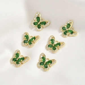 Set di 6 ciondoli a farfalla placcati oro 14k con zirconi smeraldo e micro diamanti