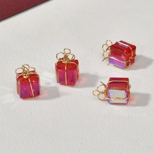 4er-Set Weihnachts-Kristallanhänger als Geschenkbox mit Golddrahtschleife für DIY-Schmuck
