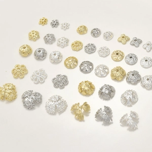 Rame Placcato Oro 14K Argento Cappucci per Perline Fiocco di Neve Fiore a Quattro Foglie Distanziatori DIY Accessori per Gioielli Bracciale Collana Fatto a Mano