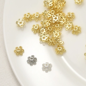 Perline a fiore a 6 petali in oro e argento per accessori fai-da-te e creazione gioielli