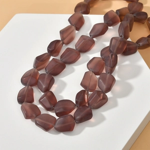Collana a strati con perle di cristallo opaco irregolari in viola fumé scuro