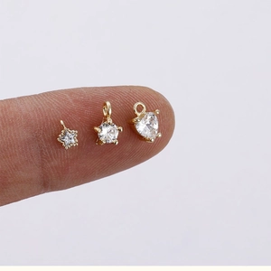 Ciondolo in Rame Placcato Oro 14K a Forma di Cuore e Stella con Zircone Solo Ciondolo Senza Catena Charms DIY per Gioielli