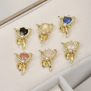 Pendentifs en forme de cœur et nœud avec placage or 14k et zircons colorés
