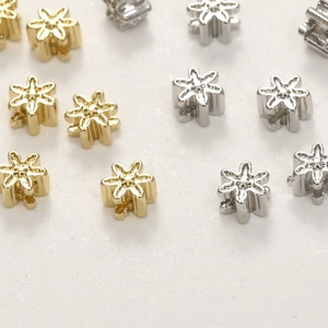 Gouden en zilveren bloem tussenkralen voor DIY sieraden maken en handwerk accessoires