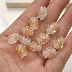 Vintage-Glasperle in Rosa mit Goldfolie, unregelmäßige Form für DIY-Schmuckherstellung