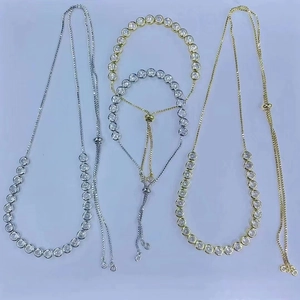 Verstellbares Halsketten und Armband Schmuckset mit runden Zirkonia in Gold und Silber