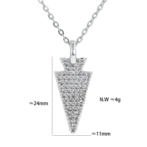 Moderne hiphop pijl hanger ketting in zilver met sprankelende zirkonia op een schakelketting