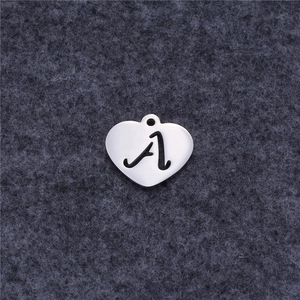 Edelstahl Herz Alphabet Buchstaben Anhänger DIY Schmuck Zubehör Poliert Silber Initial Charm Für Halskette Armband