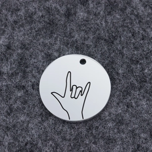 Pendentif rond poli en acier inoxydable avec geste gravé je t'aime en langue des signes