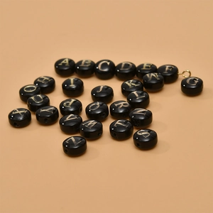 Double-sided 8mm black and gold shell round alphabet beads for DIY jewelry making