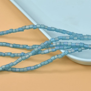 Hellblaue 4mm matte Glaswürfelperlen für die DIY-Herstellung von Armbändern und Halsketten