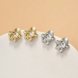 Perno per Orecchini in Rame Galvanizzato a Forma di Fiore con Zirconia e Anello per Creazione di Gioielli DIY