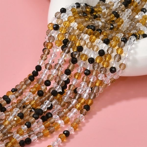 Perline di vetro sfaccettate da 3mm in colori autunnali per gioielli fai da te su sfondo rosa