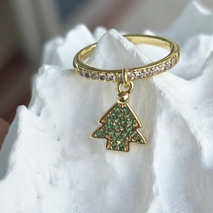 Anello albero di Natale dorato con pavé di zirconi bianchi e verdi scintillanti