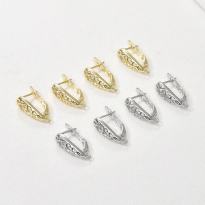 Detail van 18k goud en zilver holle druppel oorbellen haken voor DIY sieraden maken