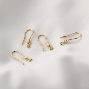 Set van vier 18k vergulde druppelvormige oorhaken voor DIY sieraden maken materiaal